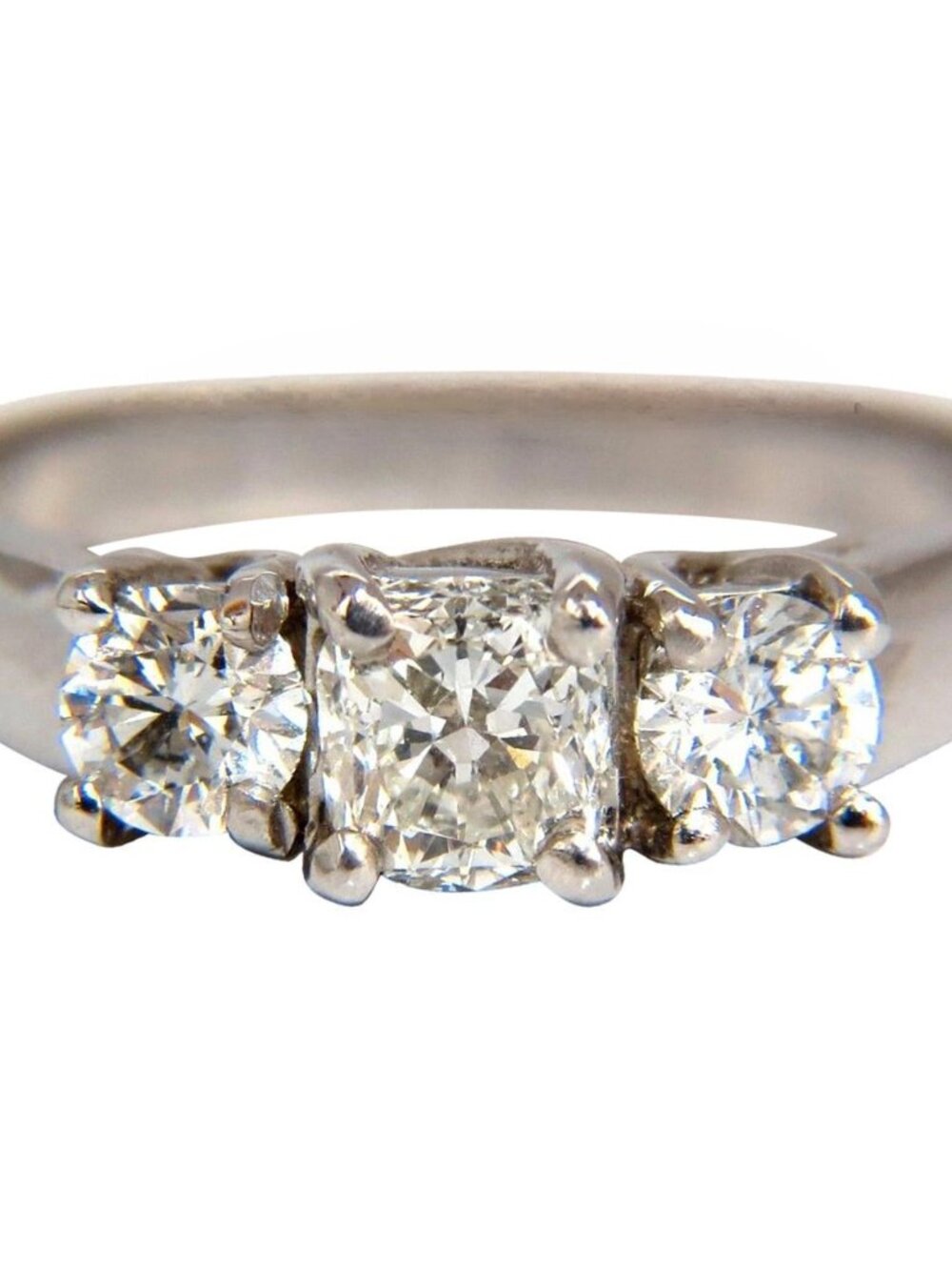 1.08CT CLASSIC THREE NATURAL CUSHION & ROUNDS DIAMOND RING 14KT*